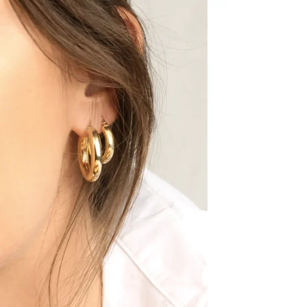 New Bachata Gitanə. Single earring Earrings