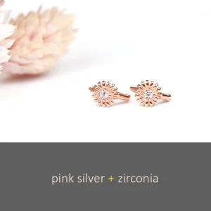 Online Chīsana deijī. Earrings Earrings