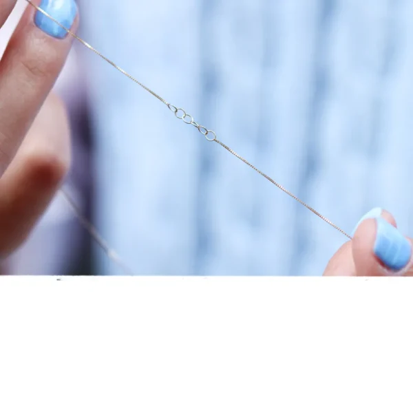 Fashion Delicato passo alle spalle delle parole. Necklace Necklaces