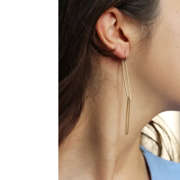 Online Fammi più in là. Single earring Earrings