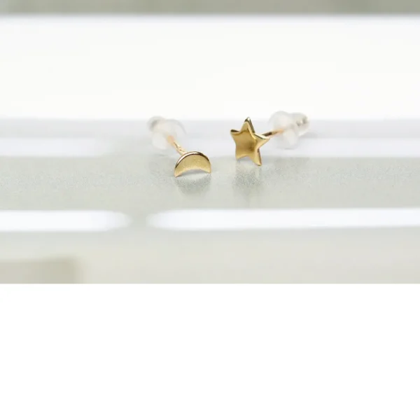 New Le rosse di Chagall. Single earrings Earrings