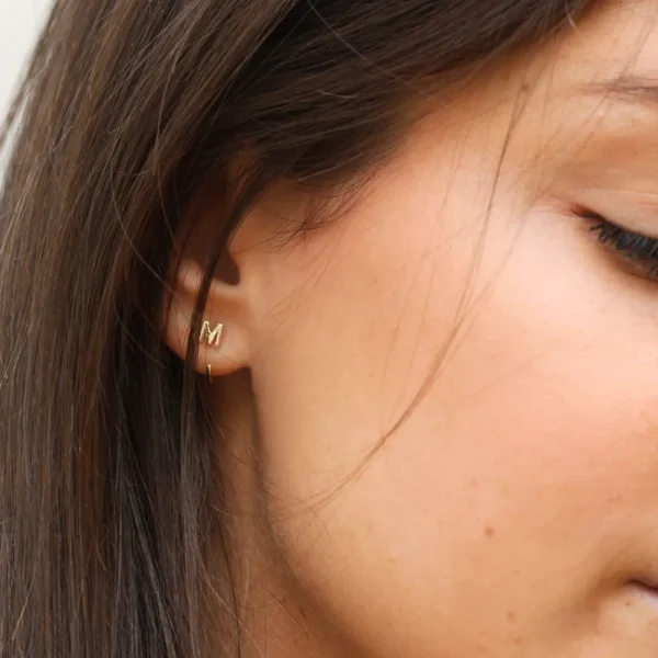 Discount Lettere in forma splendida. Single earrings Earrings