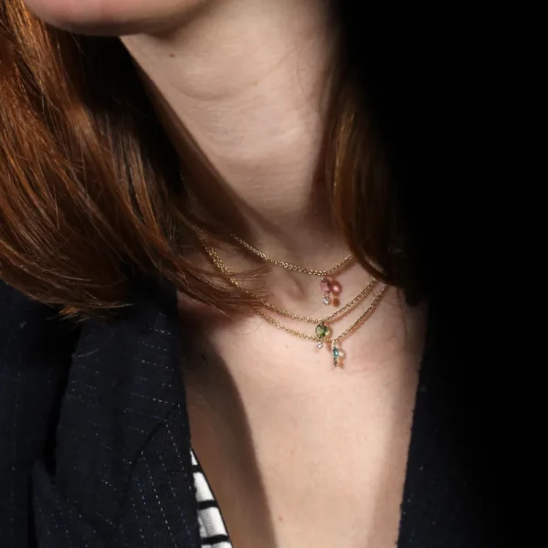 Fashion Liquido puzzle di minime trascuratezze. Necklace Necklaces