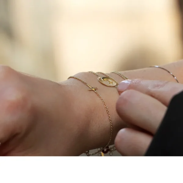 Hot Maddalena accesa. Bracelet Bracelets