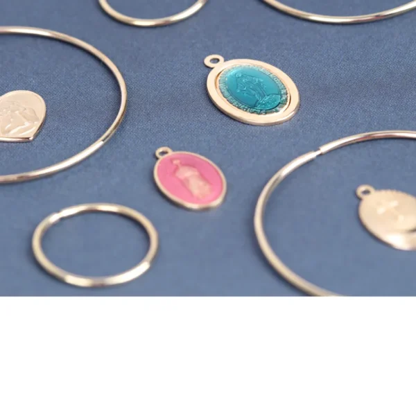 Best Maddalena accesa. Hoop earring Earrings
