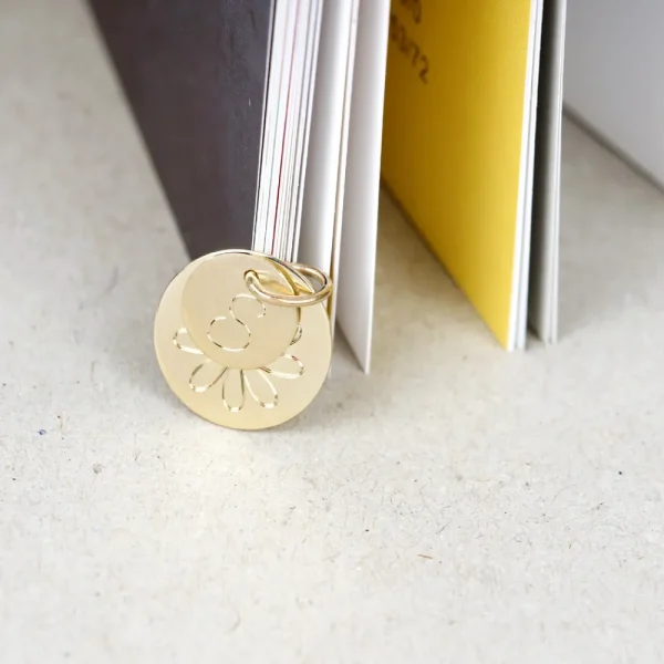 Fashion Puces. Round Gold Pendant Pendants | Customized Products