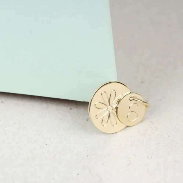 Fashion Puces. Round Gold Pendant Pendants | Customized Products