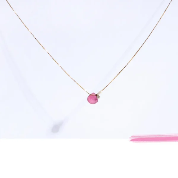 New Una leggera spinta dallo specchio. Necklace Necklaces